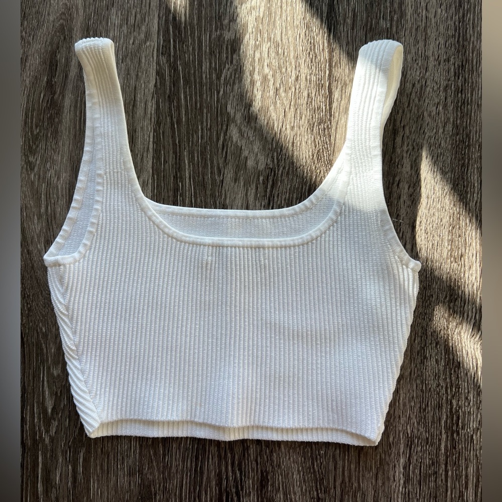 Aritzia Babaton Sculpt Knit tops - Picture 6 of 10